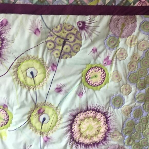 Hand Crafted Fabulous Quilt - Picture 4 of 14